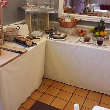 Hotel Logis L'auberge Bourbonnaise 3*